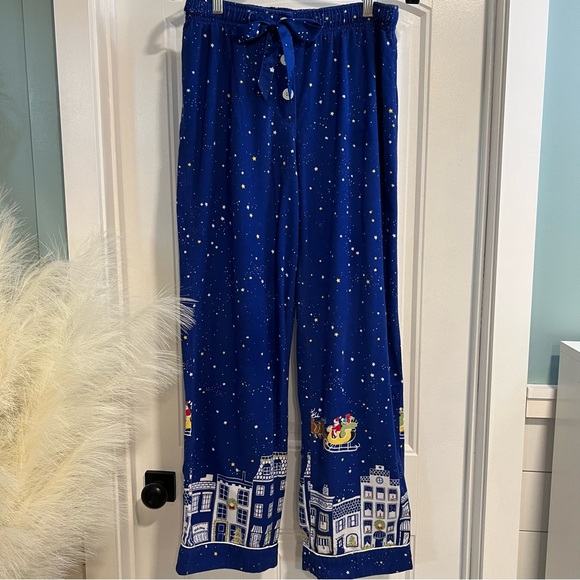 Nick & Nora Christmas Skyline Starry Night Christmas Village. Size Medium. - Picture 6 of 16